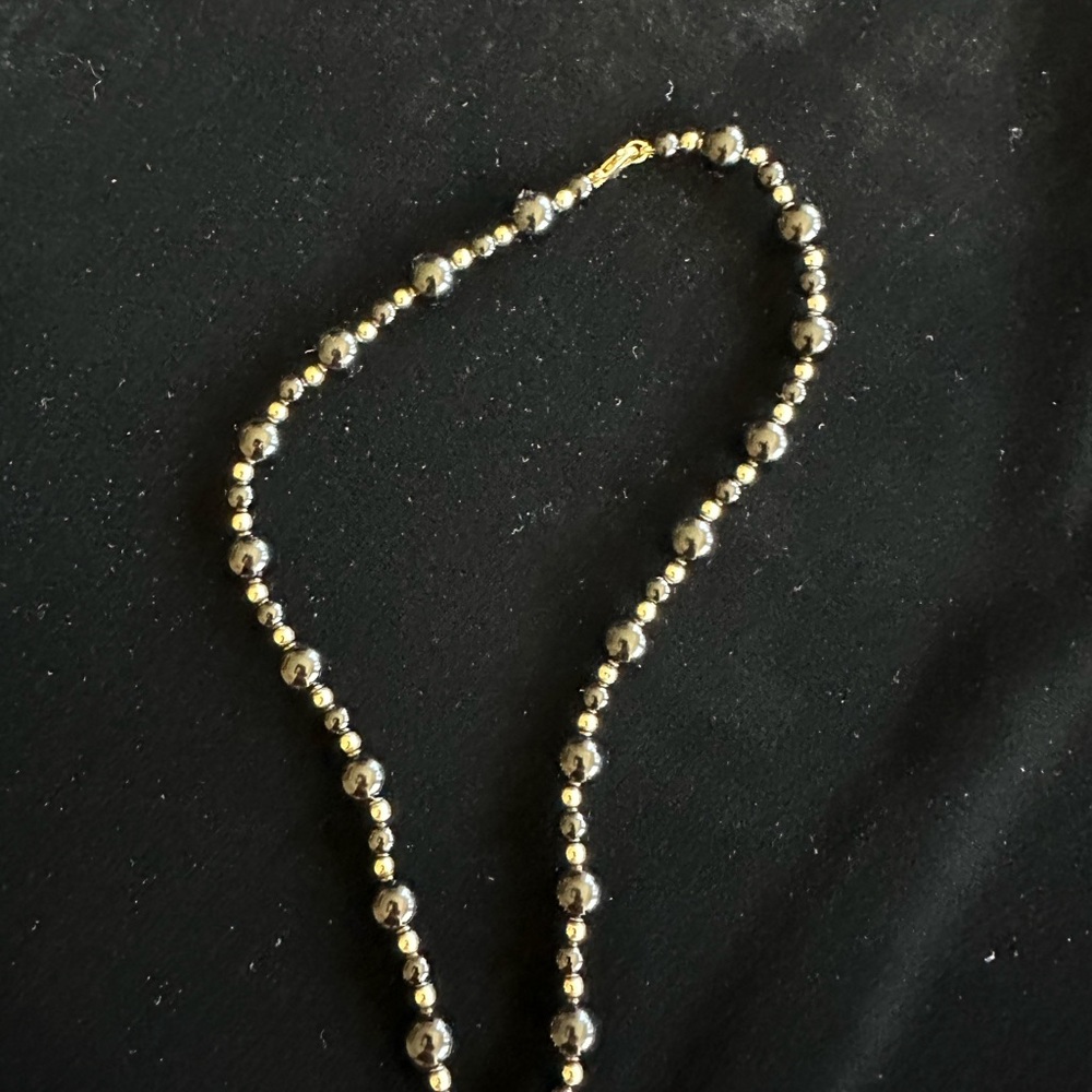 Black onyx and yellow gold bead necklace - Picture 3 of 3